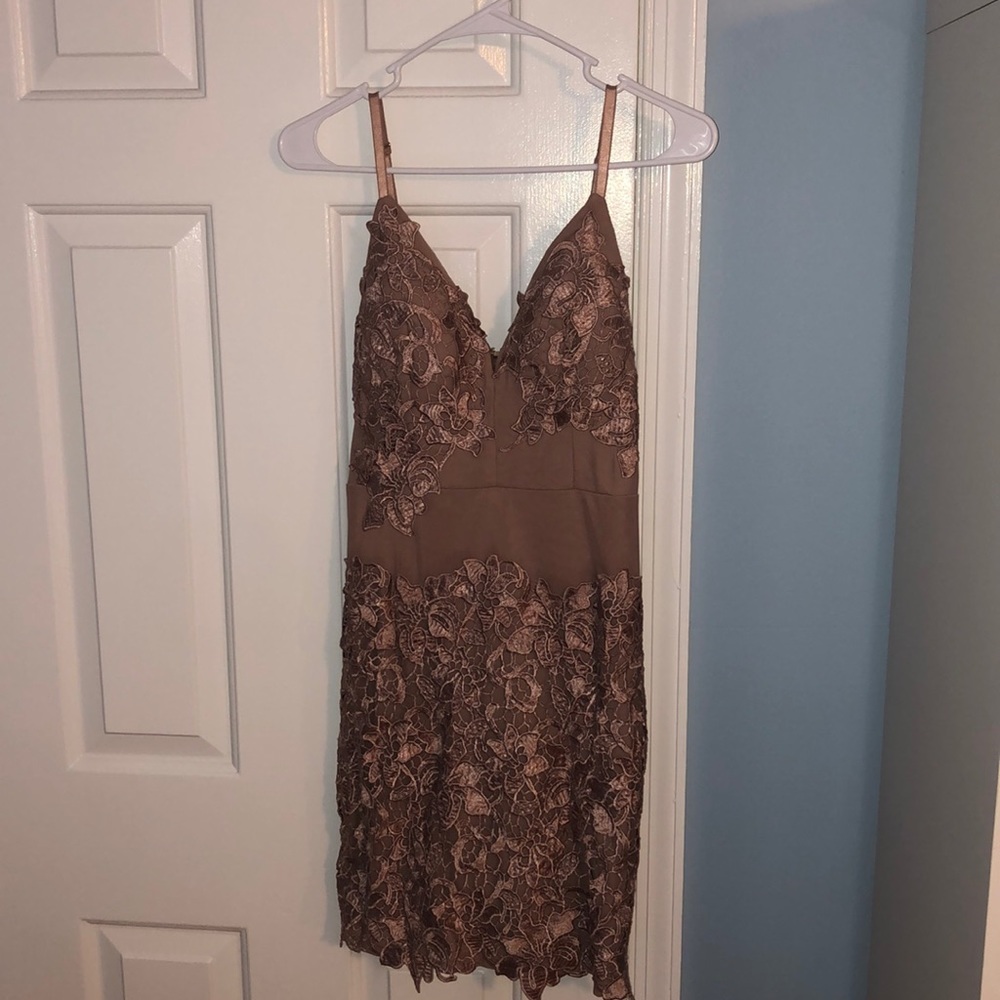 LIGHT PINK/MAUEVE LACE BODY-CON